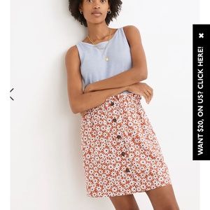 Madewell paper bag button‎ front mini -falling daisies. Worn twice. Retail 69.50